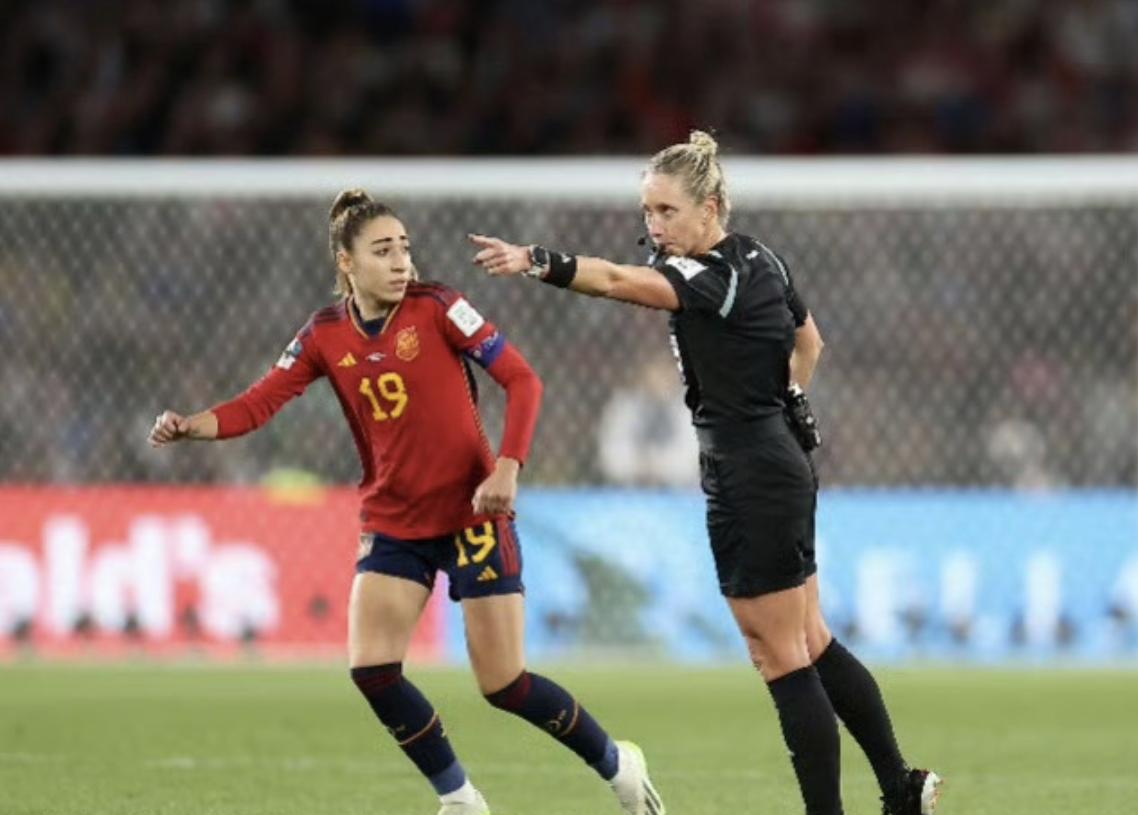 2026世界杯第二轮首战！首位女性主裁判执法捷克对南非-第3张图片-世界杯直播平台-世界杯2026直播平台-免费观看官方-V3.6.9